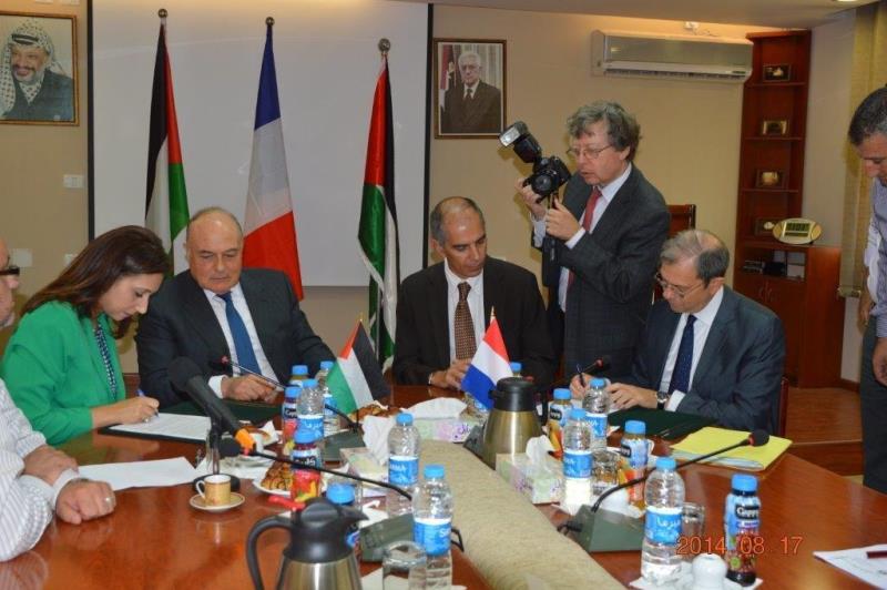 الإحصاء الفلسطيني والفرنسي يوقعان اتفاقية تعاون لدعم تنمية سجل الاعمال في فلسطين